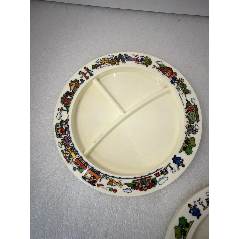 Vintage Superseal Walt Disney Plastic Children's Dinnerwear Kitchen Plate